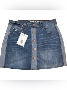 NWT Two Tone Denim Mini Skirt Button Front Women’s 7